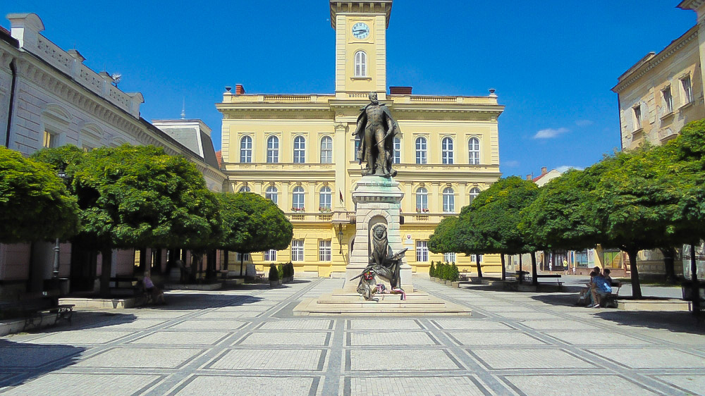 20160626_132_eszak-komarom_klapka_szobor.jpg