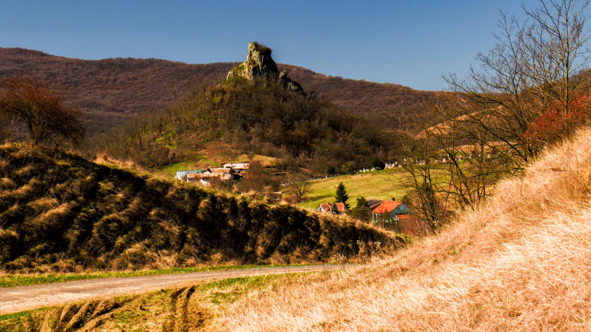 ajnacskoi-var.jpg