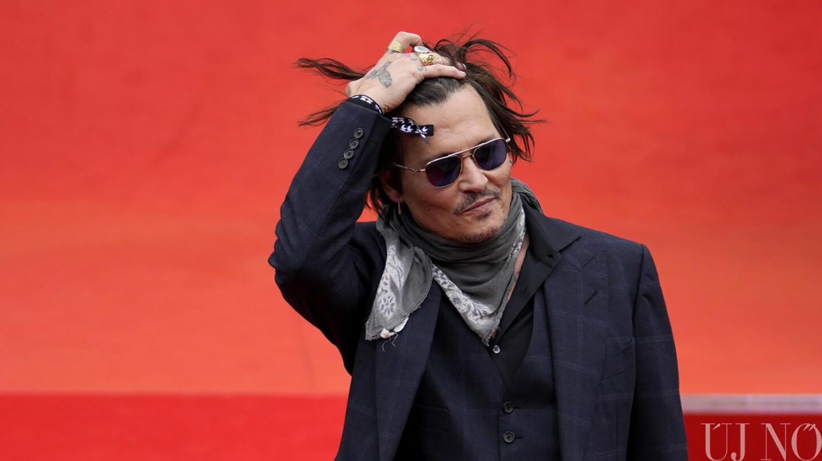 depp-karlovy-vary-kezdo.jpg