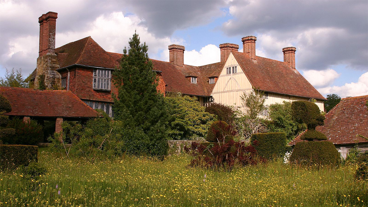 great-dixter-house-hm-simone-rocha.jpg