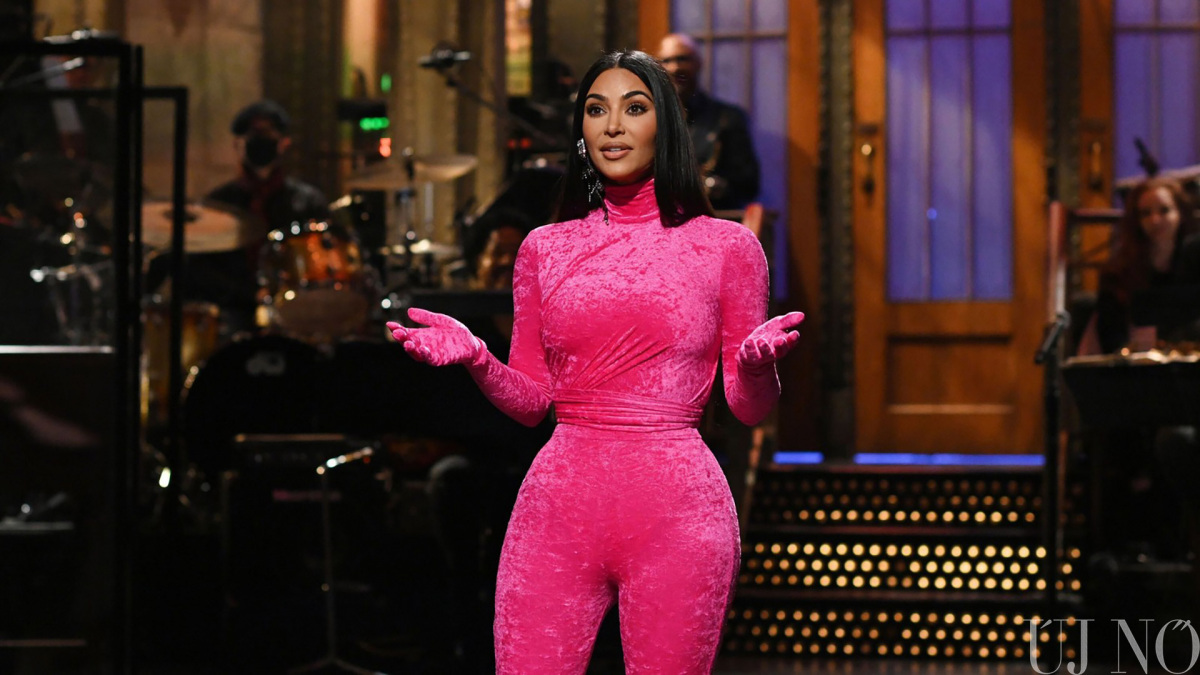 kim-kardashian-pink.jpg