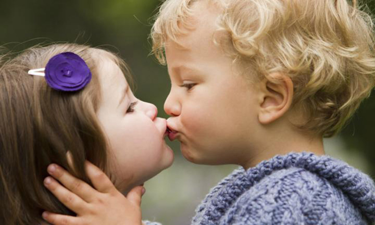 kissing-kids.jpg