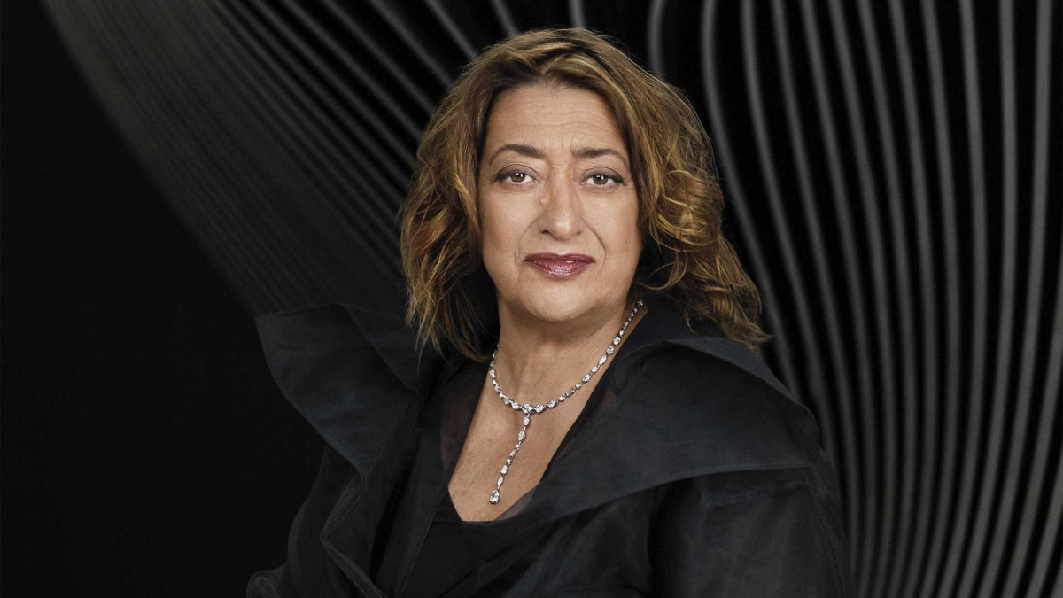 zaha-hadid-kezdo.jpg