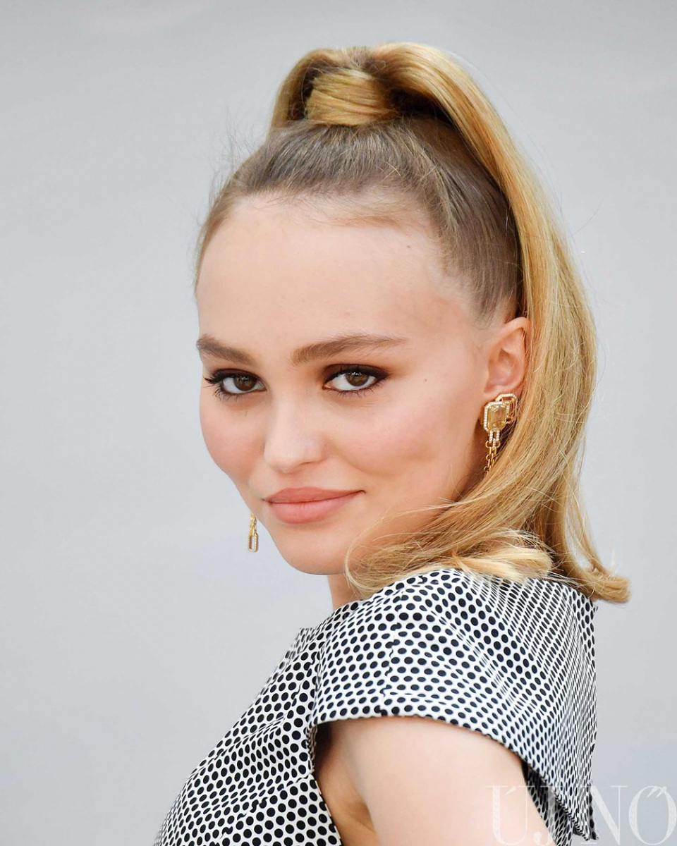 szoke-hajszinek-lily-rose-depp.jpg