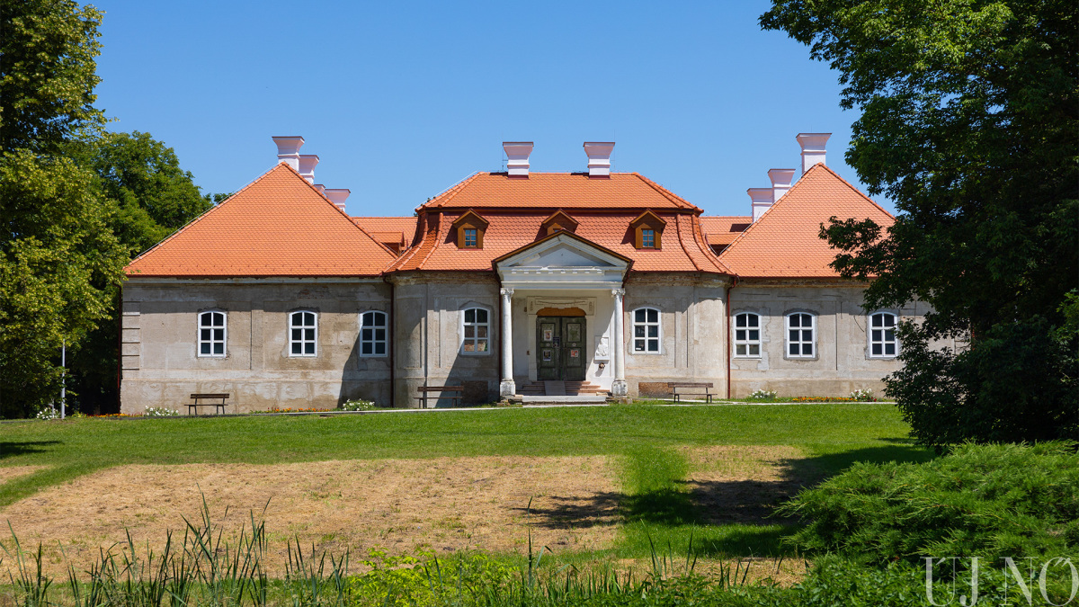 a_zselizi_kastely_angolparkjaban00011.jpg