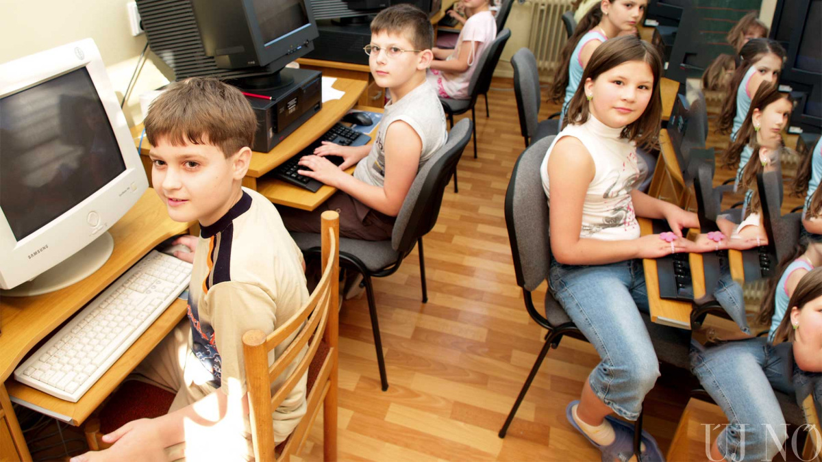 egy_iskola_ahova_orom_jarni00007.jpg