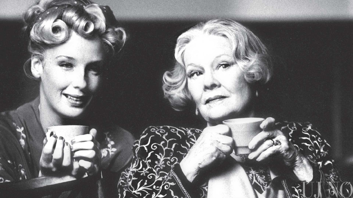 judi-dench-kezdo.jpg