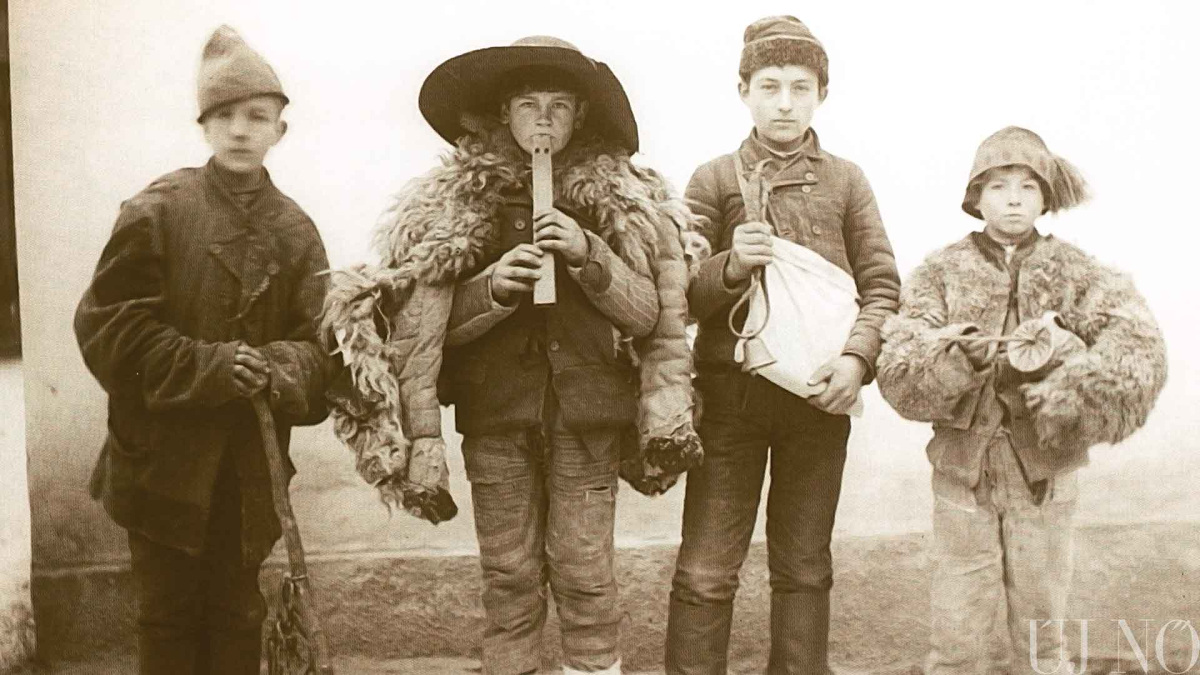 kolomp-helyett-petarda-kezdo.jpg