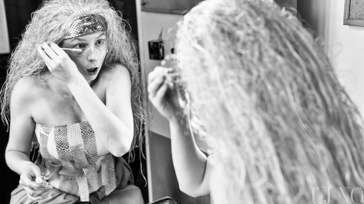 komaromi_szinhaz_tunder_lala_backstage_fekvo00011.jpg