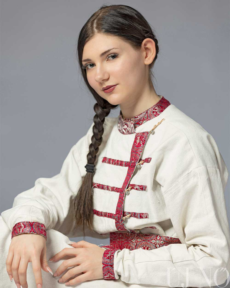 mozaikkarrier-bogar-fruzsina-allo-portre.jpg