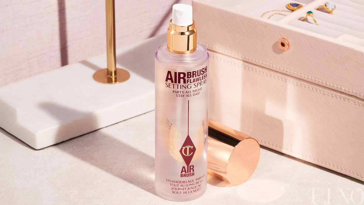 sminktrukkok-charlotte-tilbury-airbrush-flawless-setting-sprayss.jpg