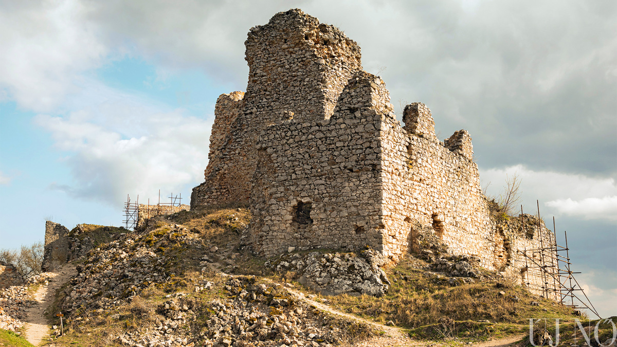 tornai_var_fekvo00007.jpg