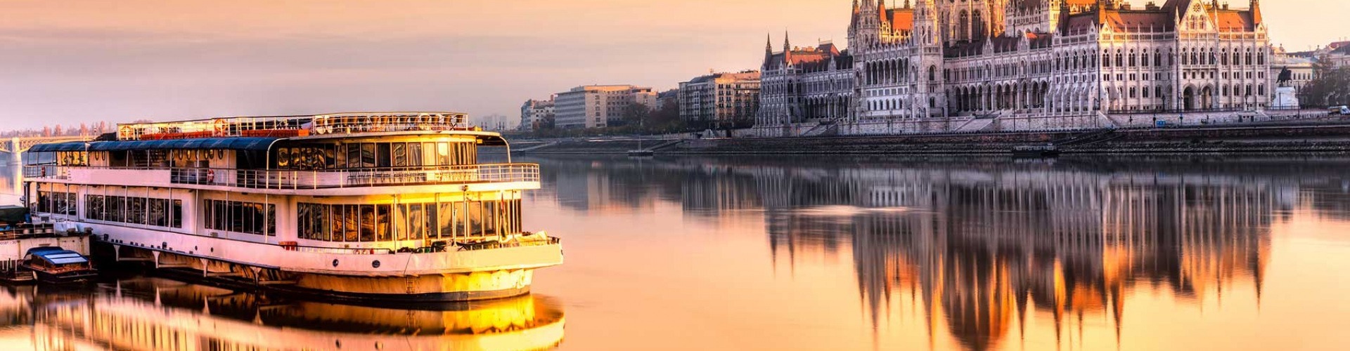 Budapest vacsorás sétahajózással 