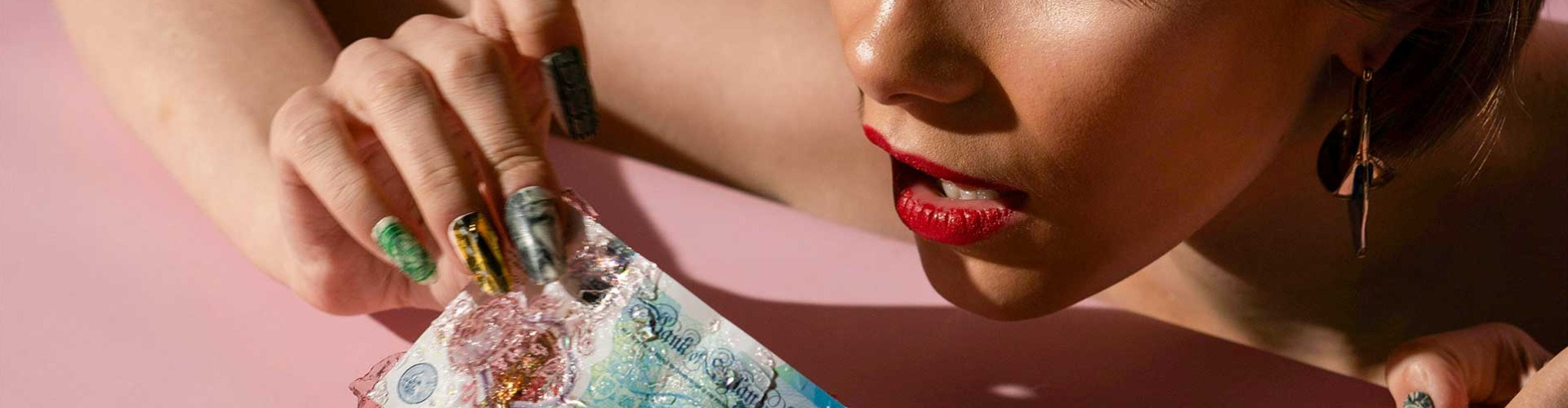 Harcban a gazdag férfiért Harcban a gazdag férfiért