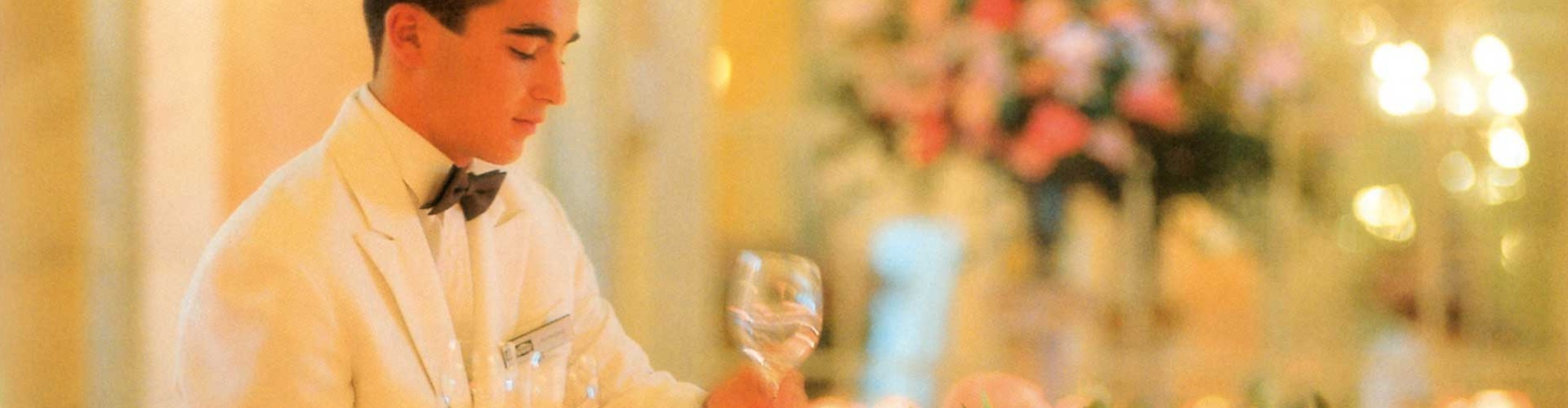 A hotel kulisszatitkai A hotel kulisszatitkai