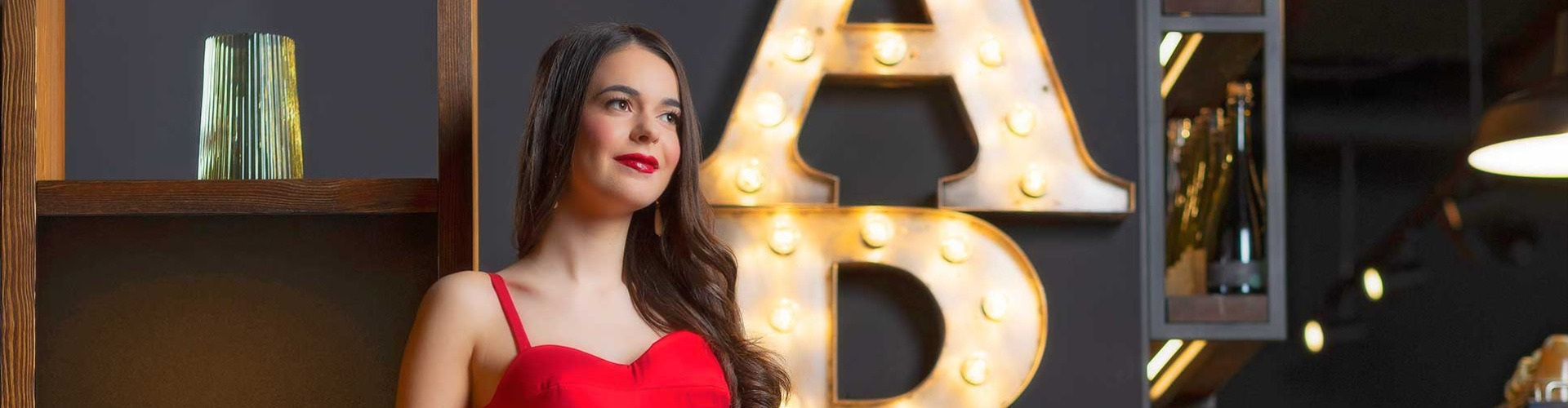 A fejpánttól a koktélruháig A fejpánttól a koktélruháig