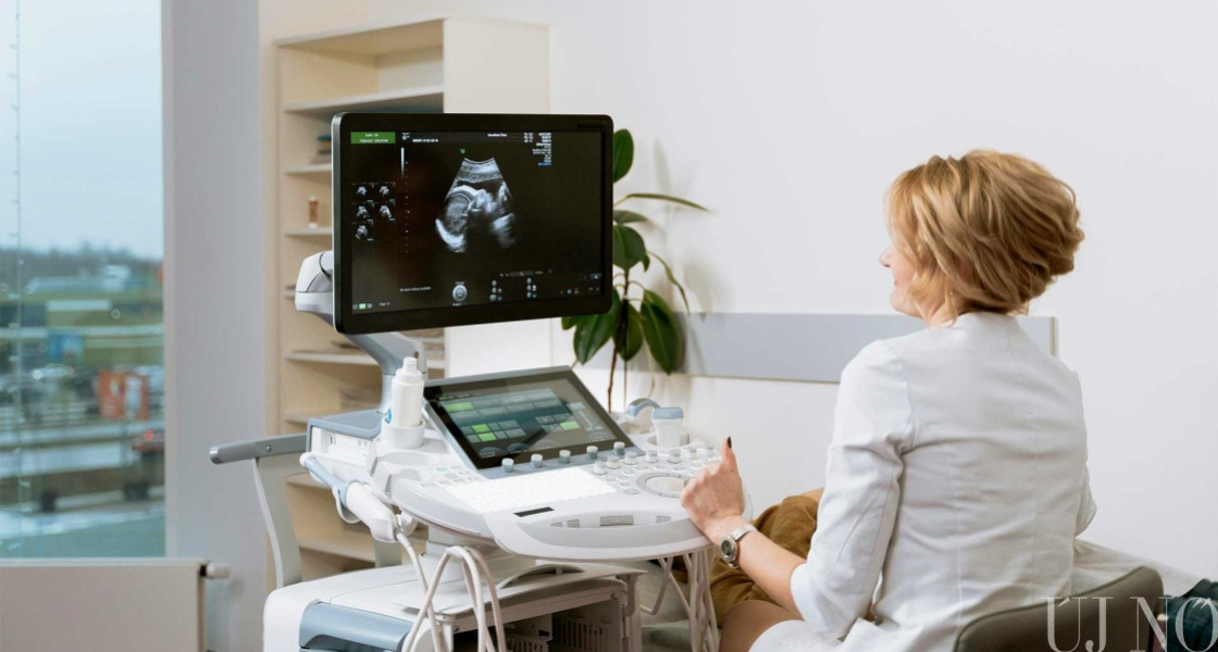 A nő és a szülészorvos