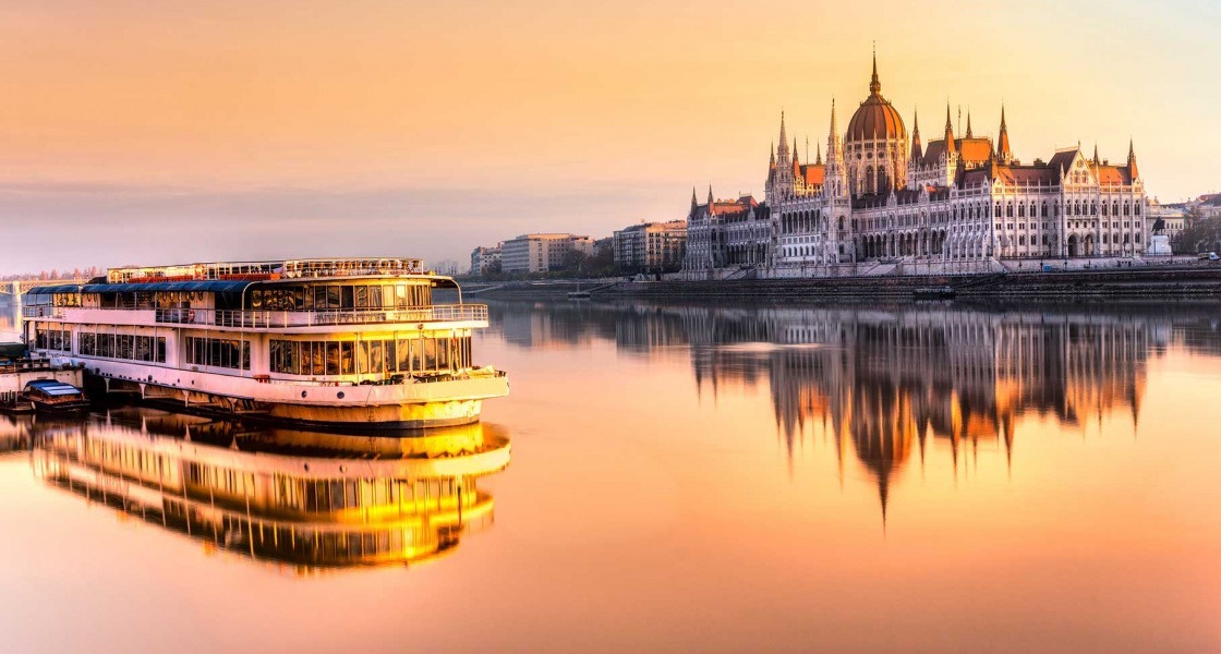 Budapest vacsorás sétahajózással 