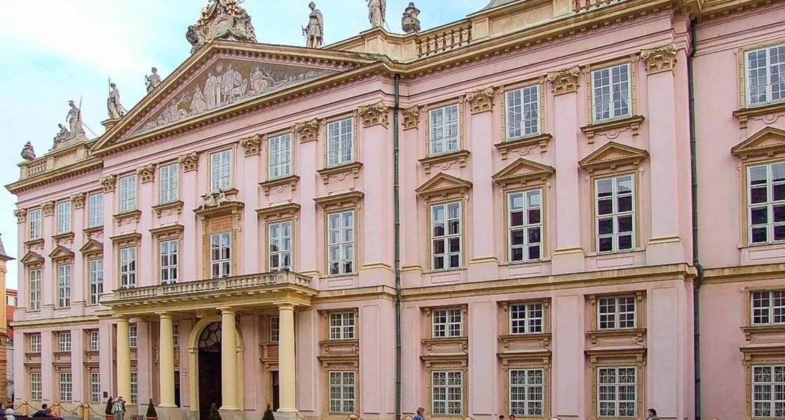 Pozsonyi magyar paloták